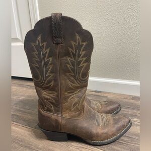 ARIAT - Women’s Heritage Distressed Brown Western Cowgirl Boot - Size 7
